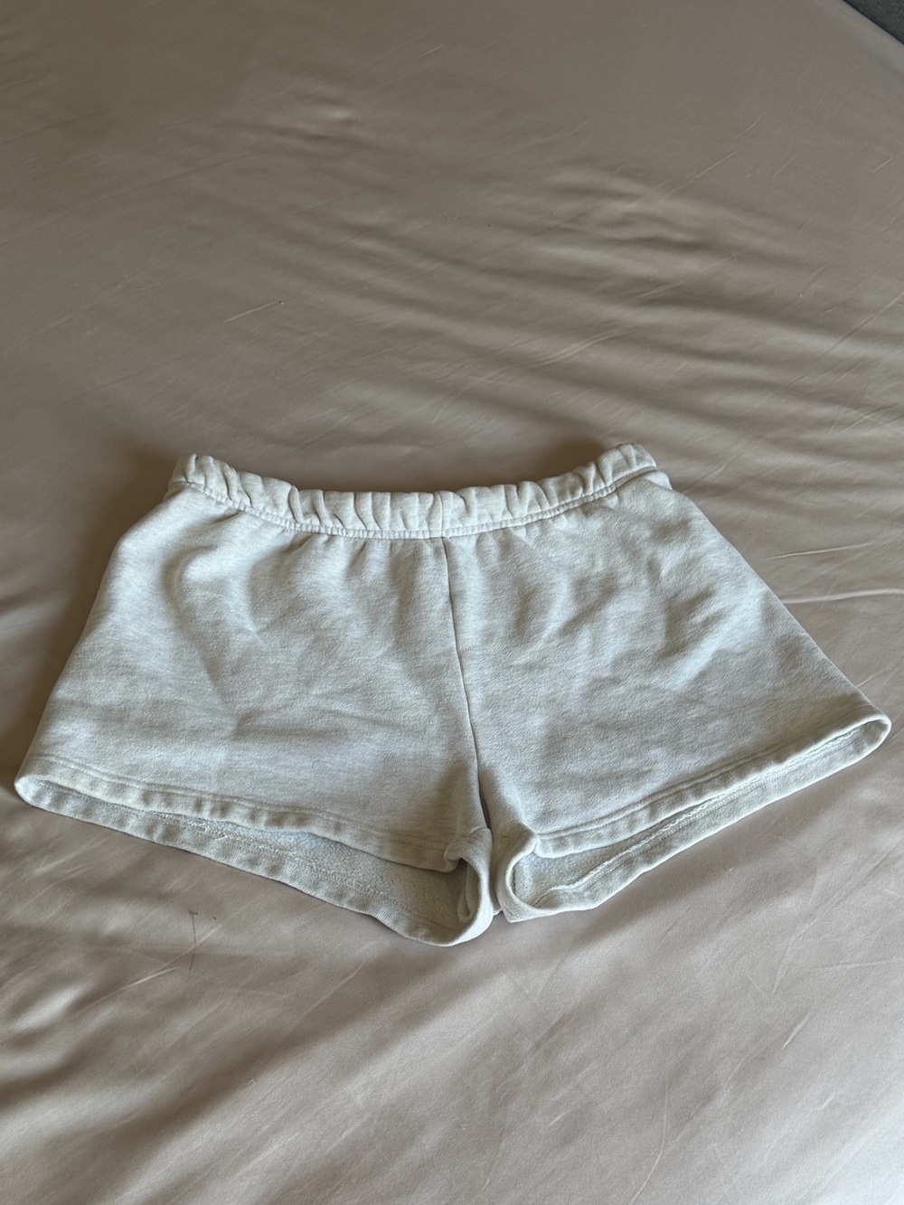 Aritzia TNA Cozy Fleece Perfect Sweatshorts Cream S